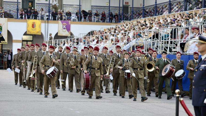 Homenaje de las Fuerzas Armadas y Guardia Civil a las Fallas de València de 2024