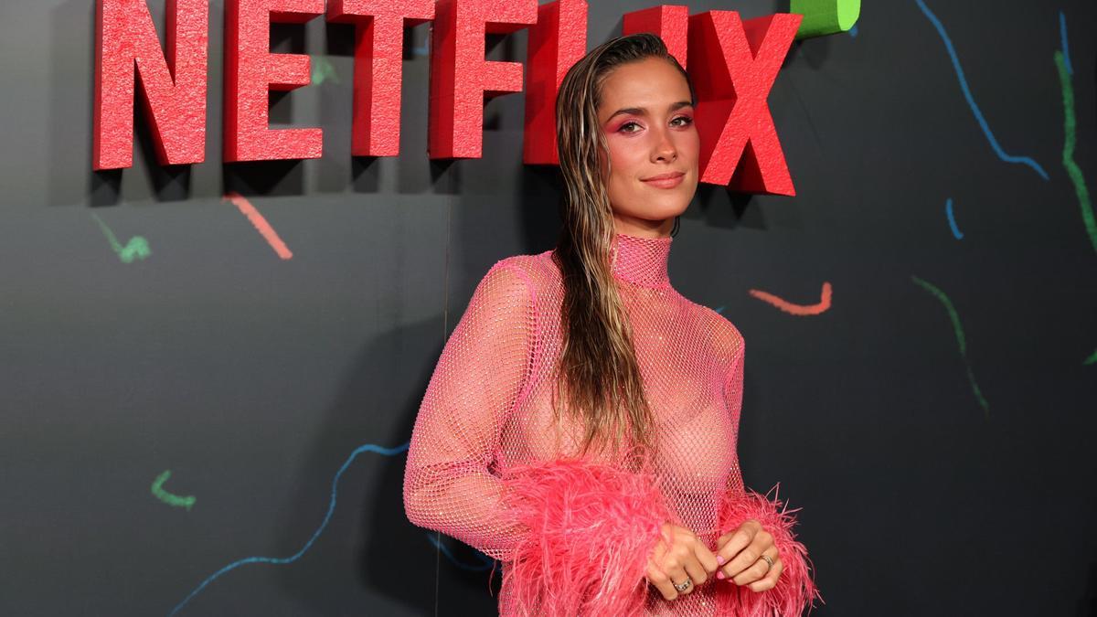 María Pombo deslumbra en la alfombra roja de 'Rrainbow'