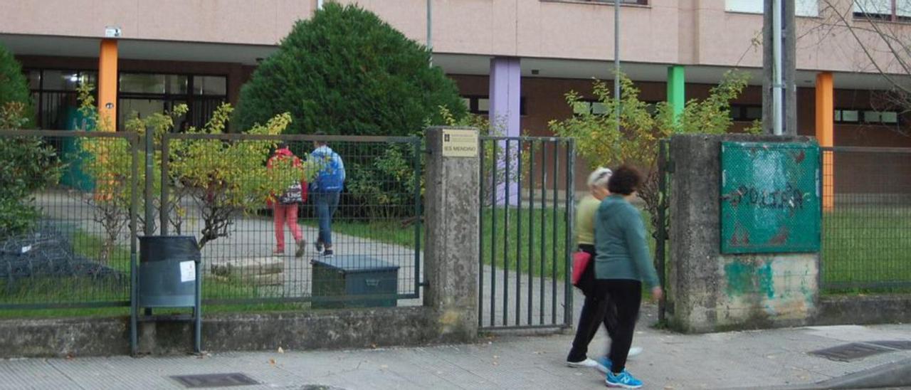 Fachada del IES Mendiño de Redondela. |   // A.P.