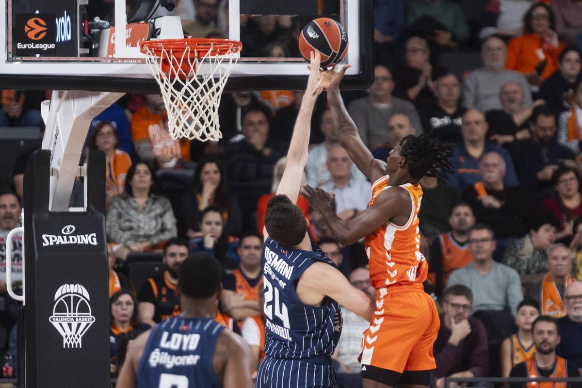 Brancou Badio en el Valencia Basket - Anadolu Efes