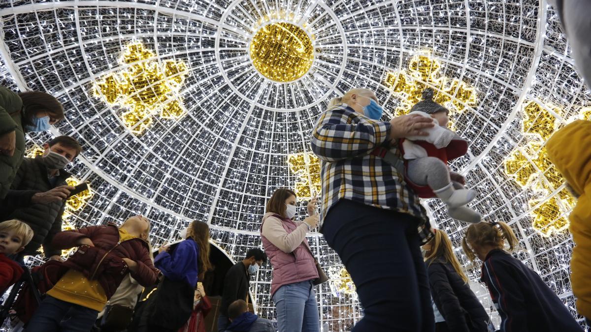 Alumbrado navideño en la ciudad de Alicante.