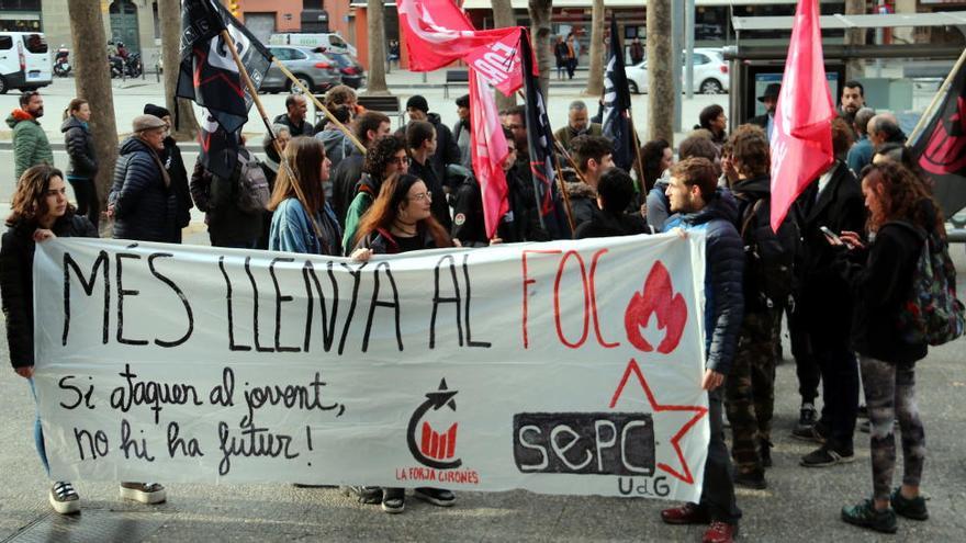 Concentració davant dels Jutjats de Girona de suport als militants de la Forja citats a declarar