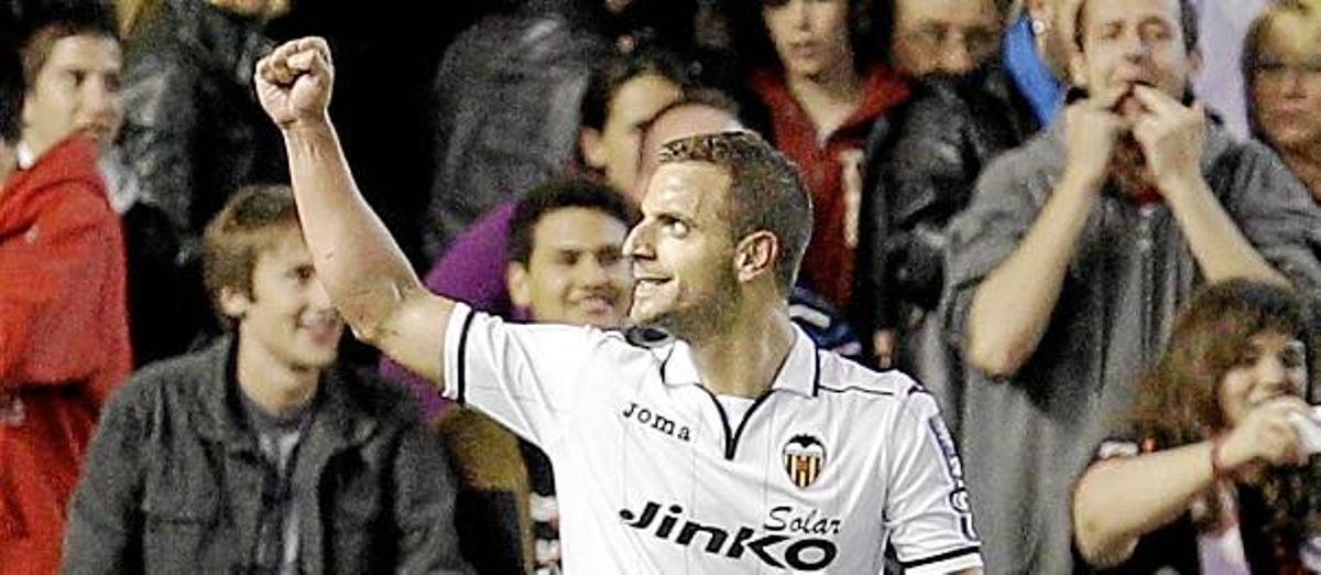 Soldado, feliz con la goleada.