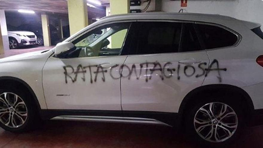 Identifican al autor de la pintada en el coche de una ginecóloga