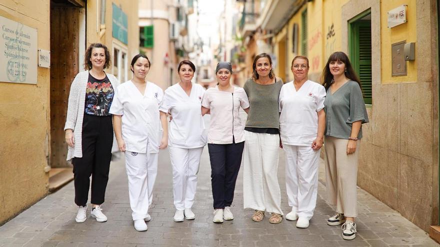 Cerca de 9.000 personas vulnerables han recibido atención en la clínica dental solidaria de Dentistas Sobre Ruedas en Mallorca