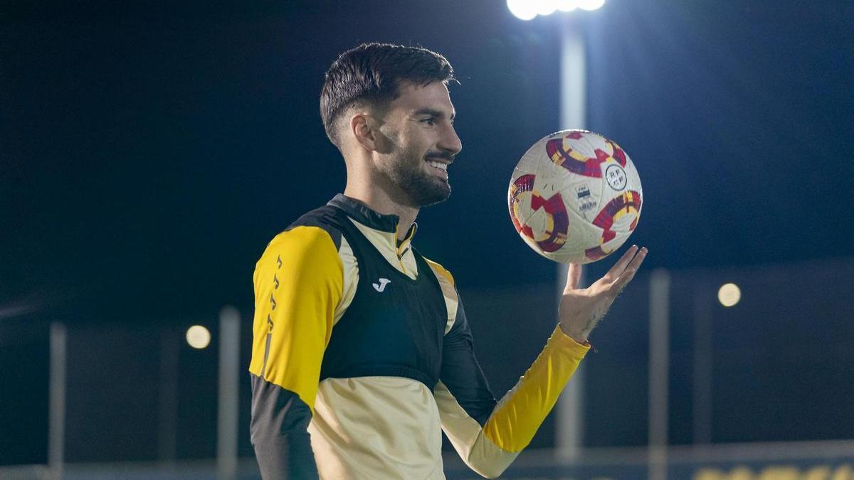 Álex Baena, en el entrenamiento de este martes.