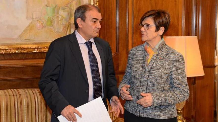 Juan Antonio Pedreño con la presidenta de la Asamblea Regional en una imagen del mes de febrero.