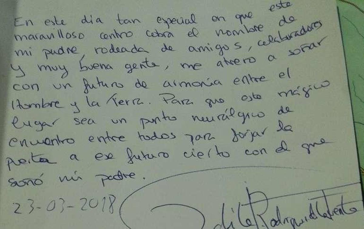 El Centro del Lobo de Robledo, bautizado con el nombre de "Félix Rodríguez de la Fuente"