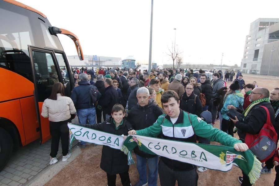 Aficionados del Córdoba CF rumbo a Huelva