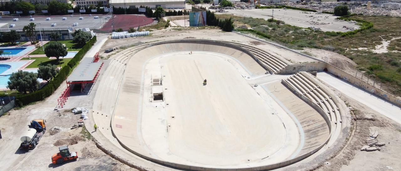 Las obras del velódromo de Novelda avanzan a buen ritmo.