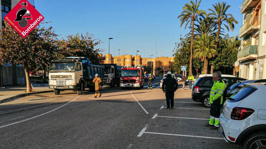Escape de gas en plena calle en el barrio de San Antón de Elche