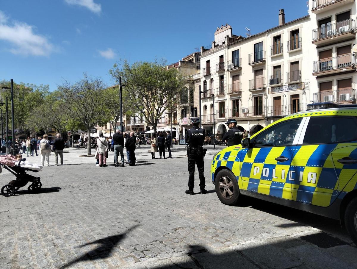 La Policía Local de Plasencia refuerza la seguridad para la Semana Santa y bloqueará calles por el nivel de alerta antiterrorista en España.