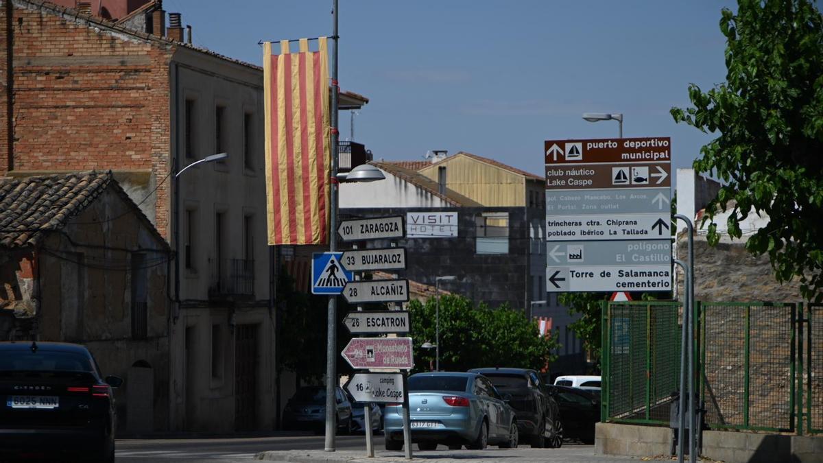 En imágenes | Un muerto en Caspe tras una pelea en la plaza Aragón