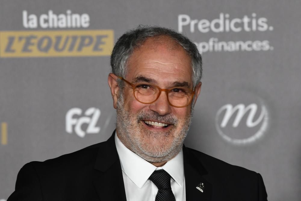 Olympique de Marseille's spanish sport manager Andoni Zubizarreta poses upon arrival at the 2018 FIFA Ballon d'Or award ceremony at the Grand Palais in Paris on December 3, 2018. - The winner of the 2018 Ballon d'Or will be revealed at a glittering ceremony in Paris on December 3 evening, with Croatia's Luka Modric and a host of French World Cup winners all hoping to finally end the 10-year duopoly of Cristiano Ronaldo and Lionel Messi. (Photo by Anne-Christine POUJOULAT / AFP)