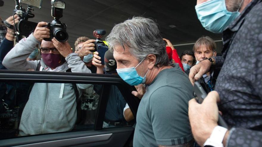 Jorge Messi ahir en arribar a l&#039;aeroport del Prat