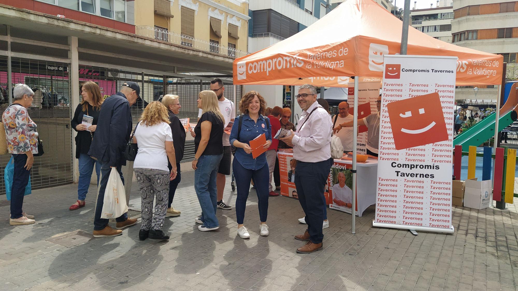 La campaña de los partidos de Tavernes en el mercadillo