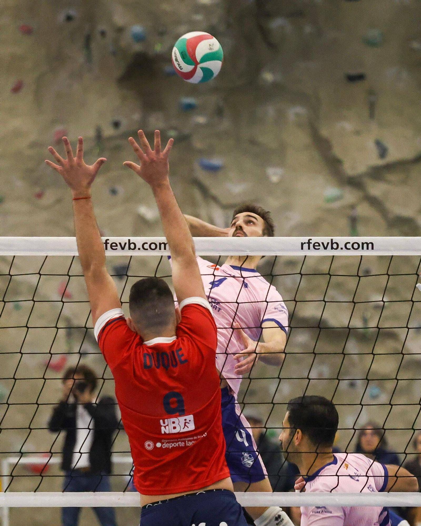 Partido del UPV Léleman Conqueridor ante el Cisneros Alter Tenerife (2-3)