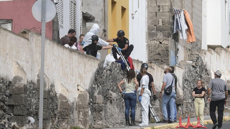 La menor de 17 años quemada en Gran Canaria despierta y está casi sin sedación