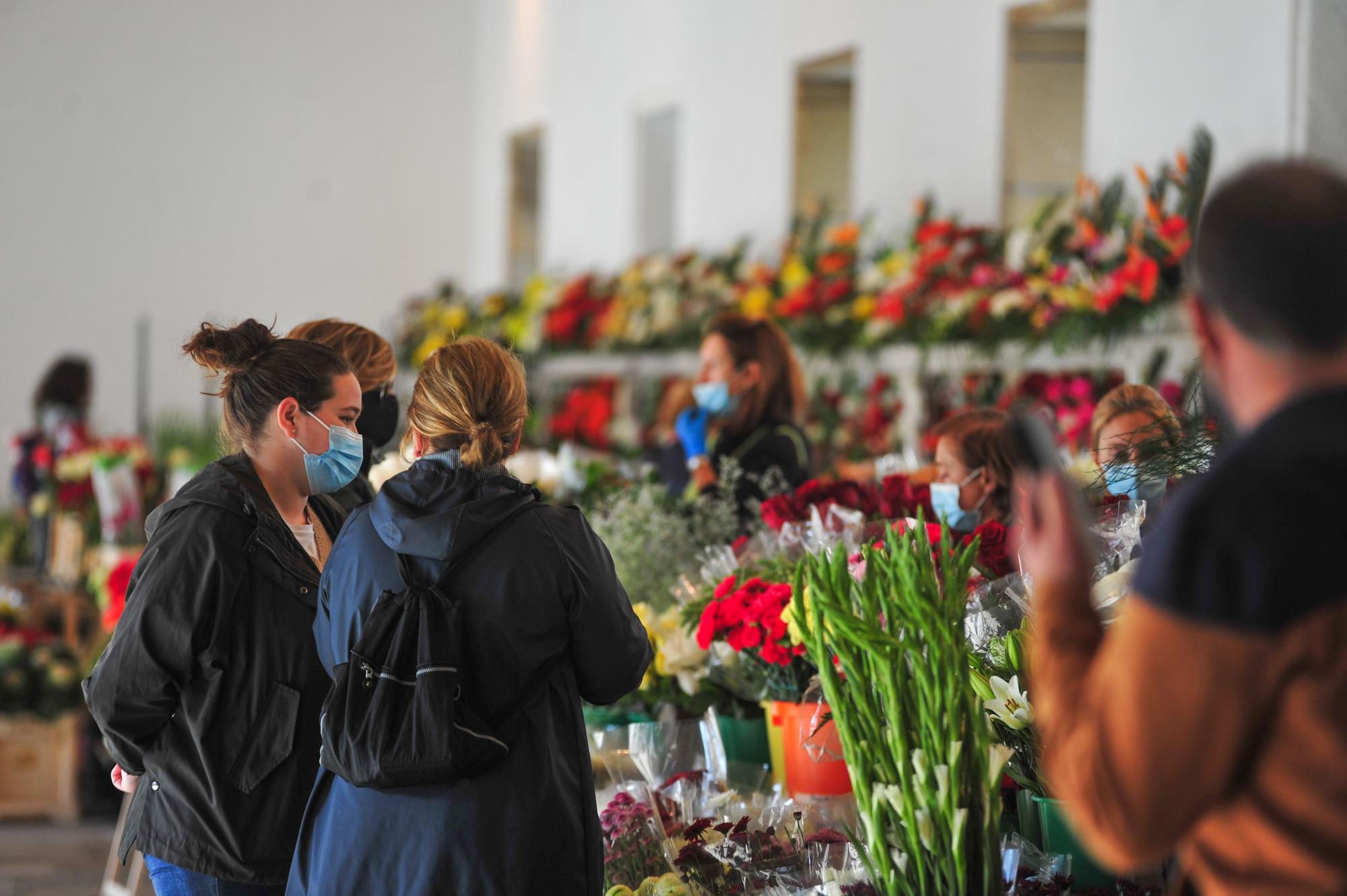 El Mercado das Flores en la Praza da Peixería.