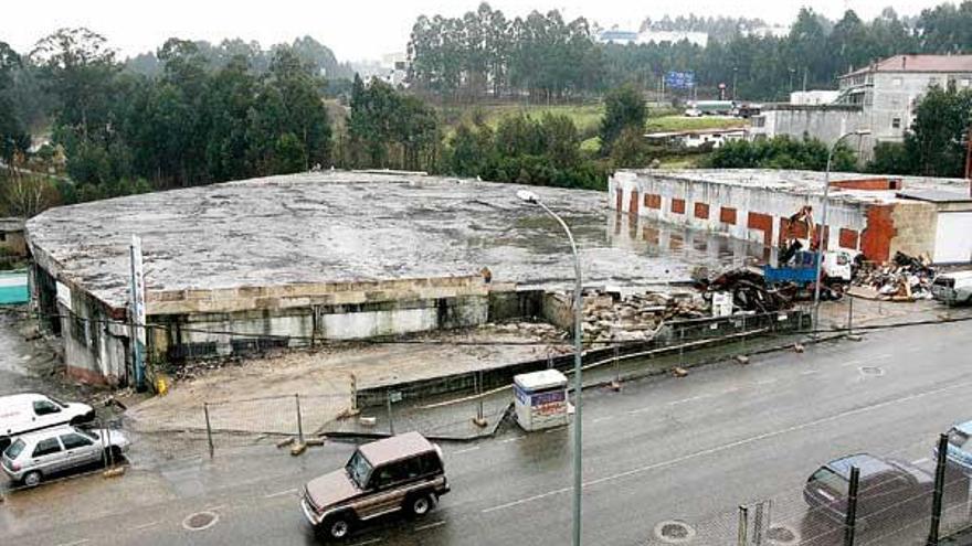 El incendio de la &quot;macronave&quot; de O Gorxal reveló que las empresas carecían de permisos.