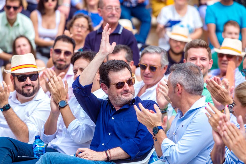 Cerca de 800 personas llenan el auditorio Óscar Esplá del parque de L''Aigüera de Benidorm en el mitin de Pablo Casado