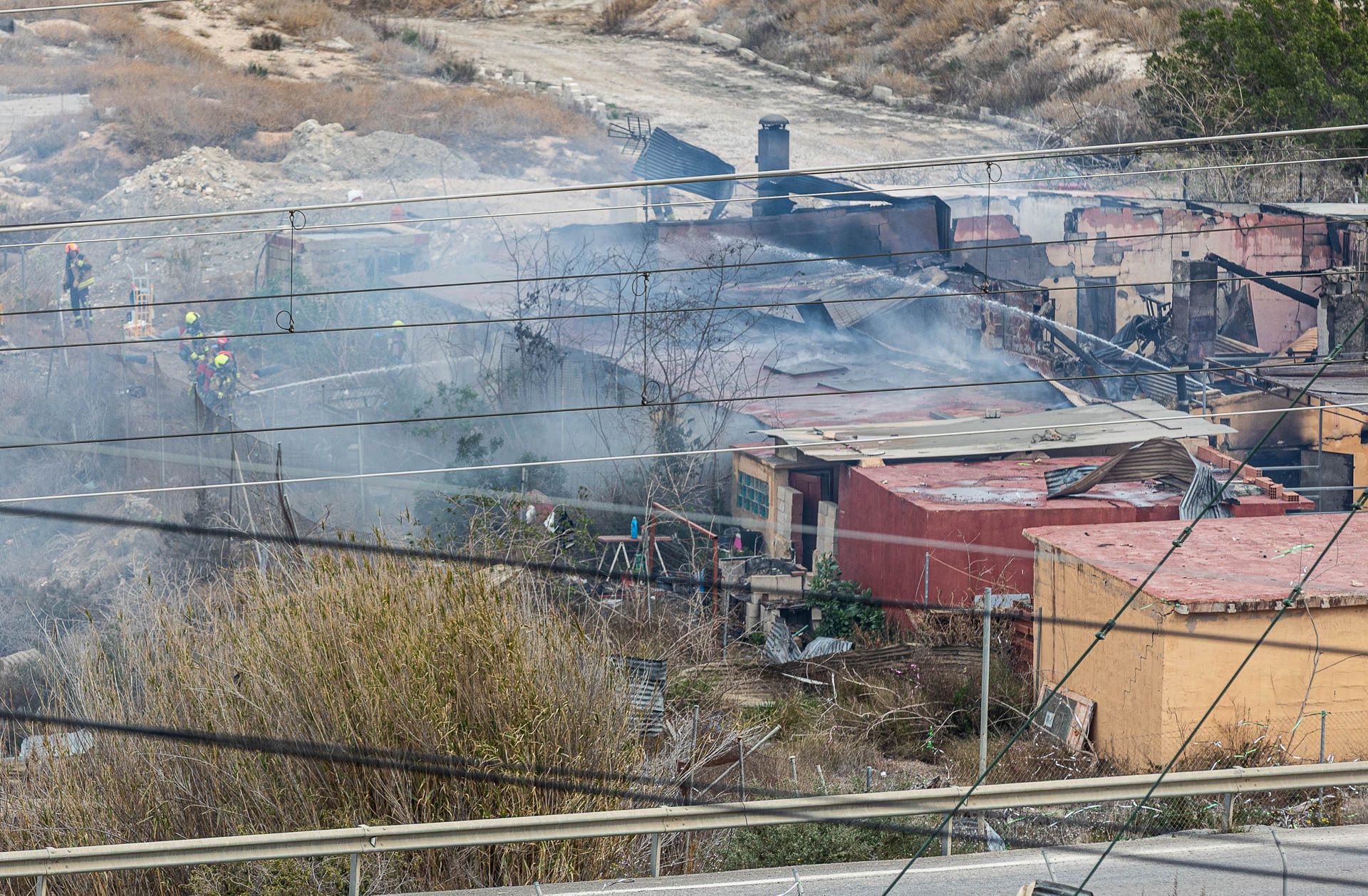 Grave explosión en la pirotecnia Hermanos Sirvent en Fontcalent, Alicante