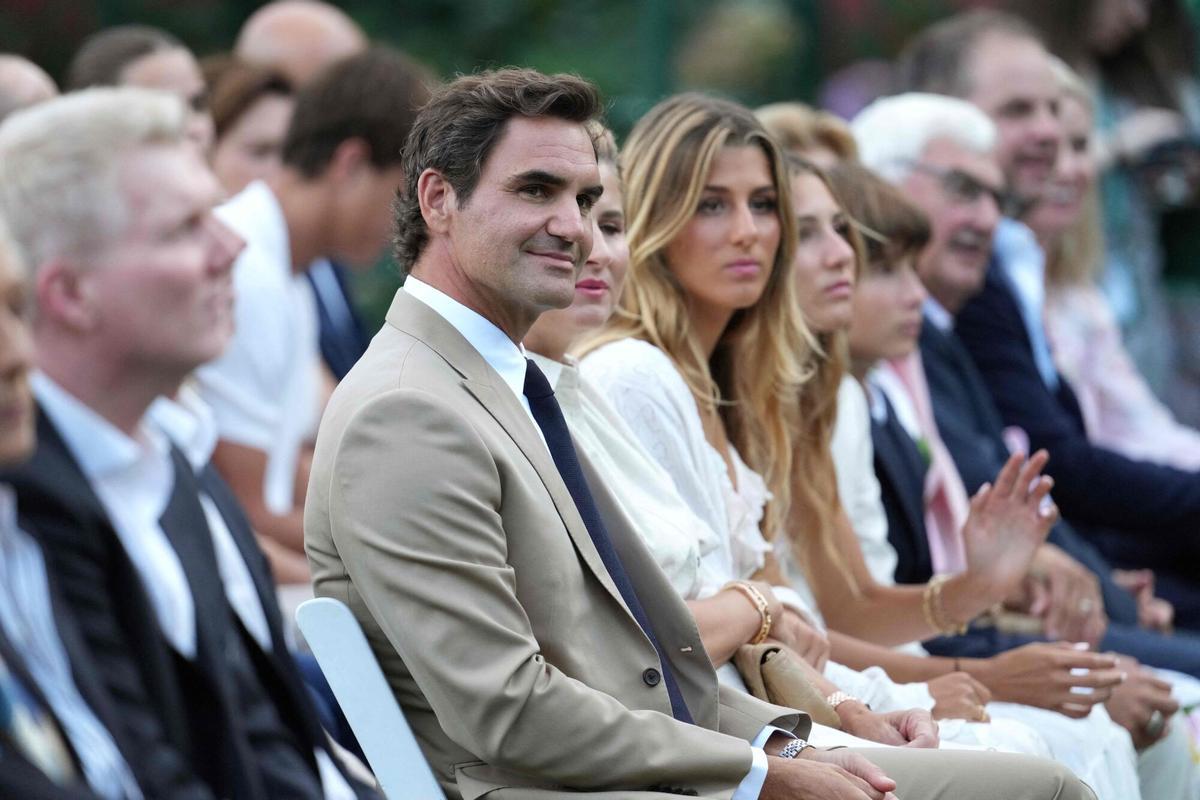 NEWPORT, RHODE ISLAND - AUGUST 29: Inductee Roger Federer takes his seat during the International Tennis Hall of Fame 2026 Induction Ceremony on August 29, 2026 in Newport, Rhode Island. Joe Buglewicz/Getty Images/AFP (Photo by Joe Buglewicz / GETTY IMAGES NORTH AMERICA / Getty Images via AFP)