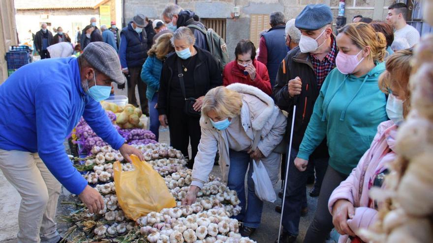 San Martino llega a Mombuey con ajos y veranillo