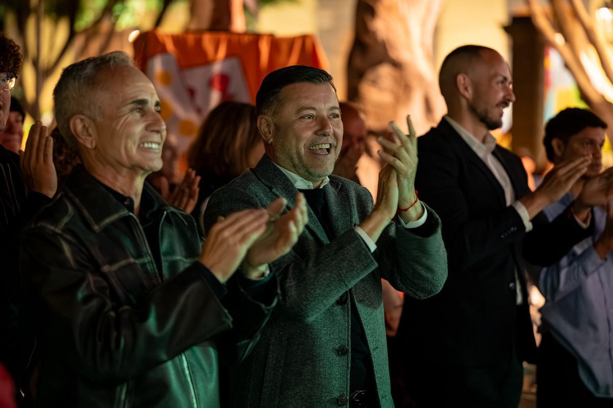 Gáldar convierte la Plaza de Santiago en una gran fiesta canaria