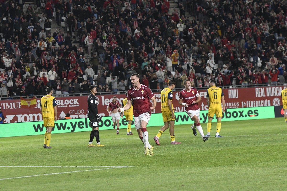 Revive la victoria del Real Murcia frente al Alcorcón, en imágenes