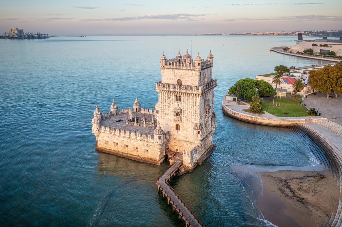 La Torre de Belém es uno de los principales símbolos de Lisboa