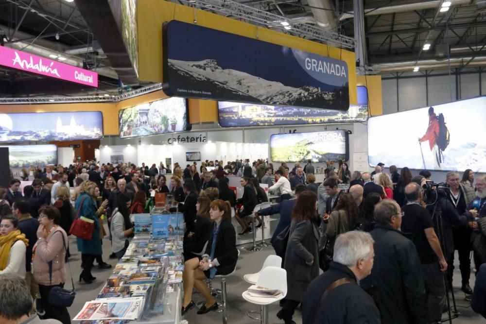 Inauguración de los pabellones de Andalucía y Málaga en Fitur.