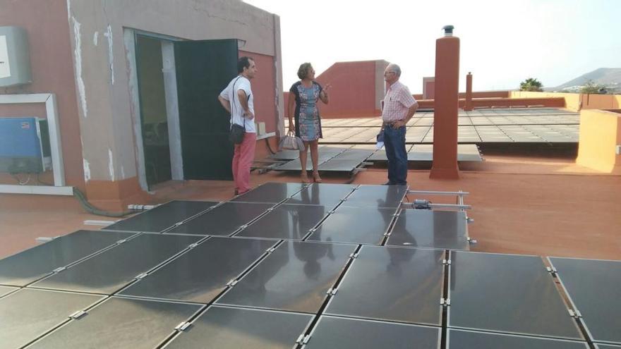 Marta Hernández visita las obras en el colegio Saulo Torón