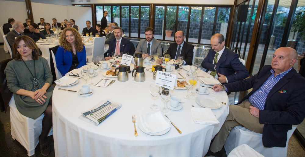 La coordinadora de Comunicación de Bankia en la Comunidad Valenciana, Isabel Rubio; la gestora de Pymes de Bankia Raquel Teruel; Agustín Grau, del equipo de Comunicación de la EUIPO; el director del Centro de Empresas de Bankia, Francisco Alberto Santos Riera; el director de la oficina de la Explanada de Bankia, Enrique Tabernero; el gestor de Pymes de Bankia José Luis Meca; y el periodista Javier Mondéjar.