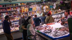 Los paradistas del mercado de Santa Caterina, al límite por un servicio de vigilancia deficiente
