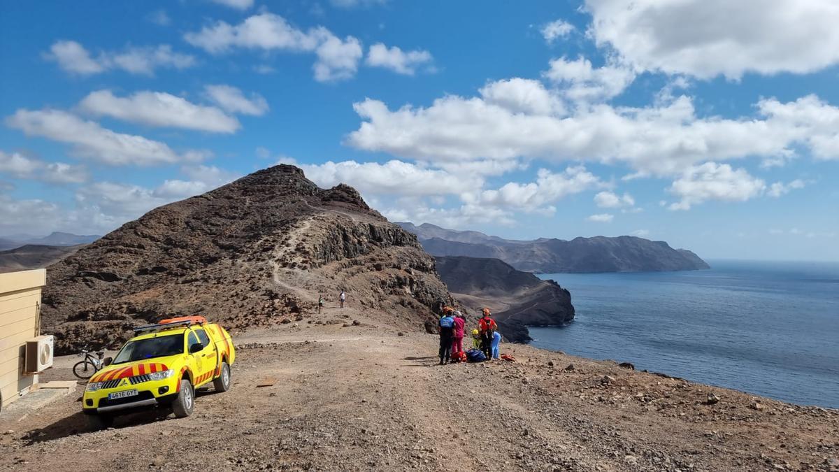 Maniobras de RCP al ciclista que sufrió un infarto en Fuerteventura.