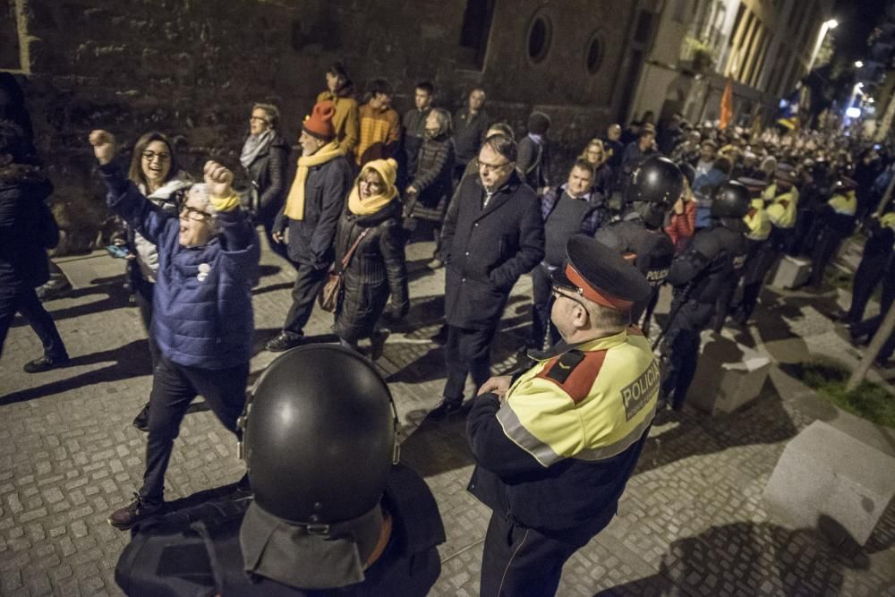 Milers de persones es manifesten a Manresa per la