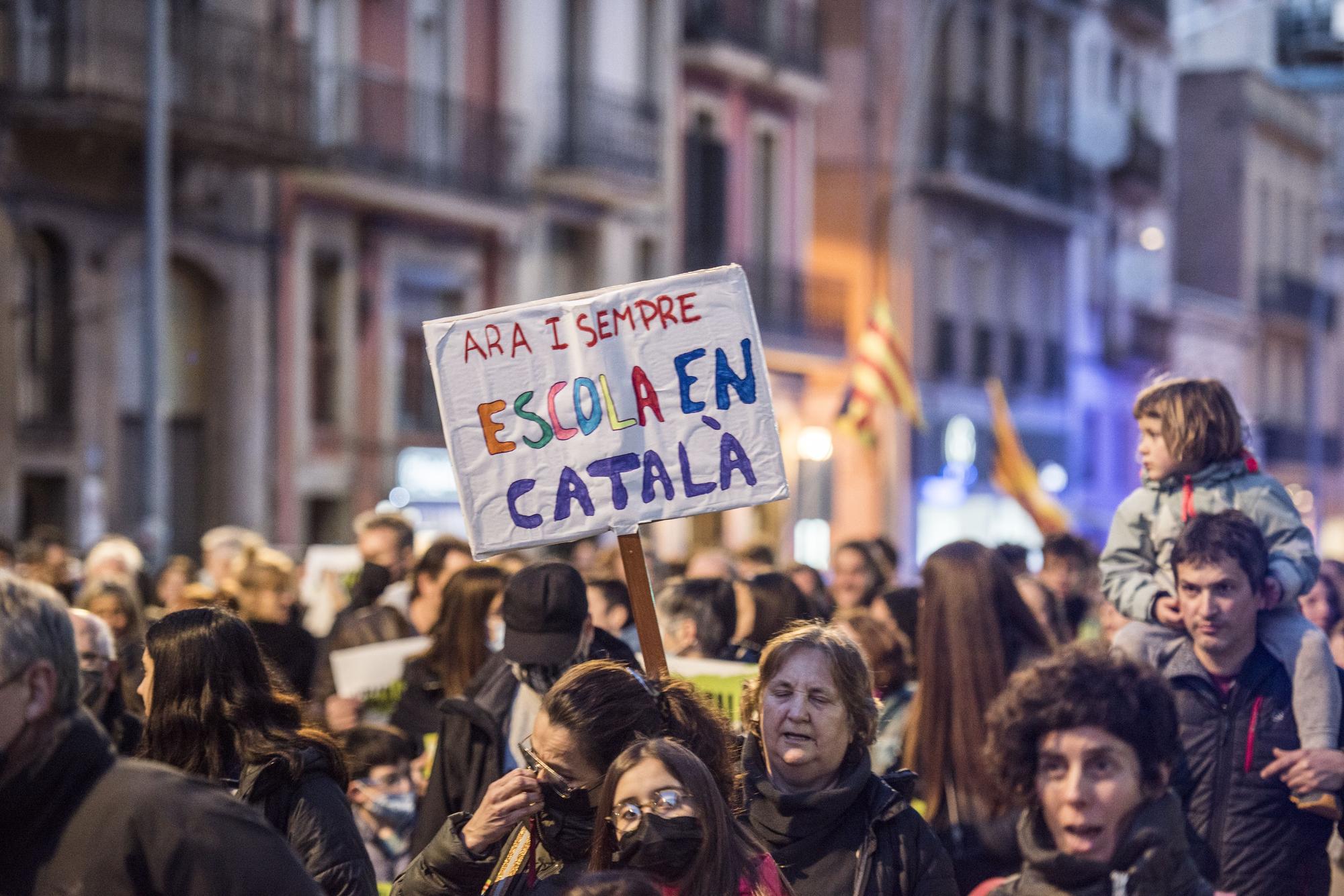 Manifestació a Manresa en defensa de l'escola en català