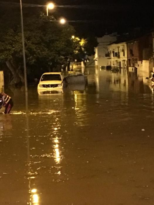 Inundaciones en El Trapiche (Vélez-Málaga) tras una rotura en La Viñuela