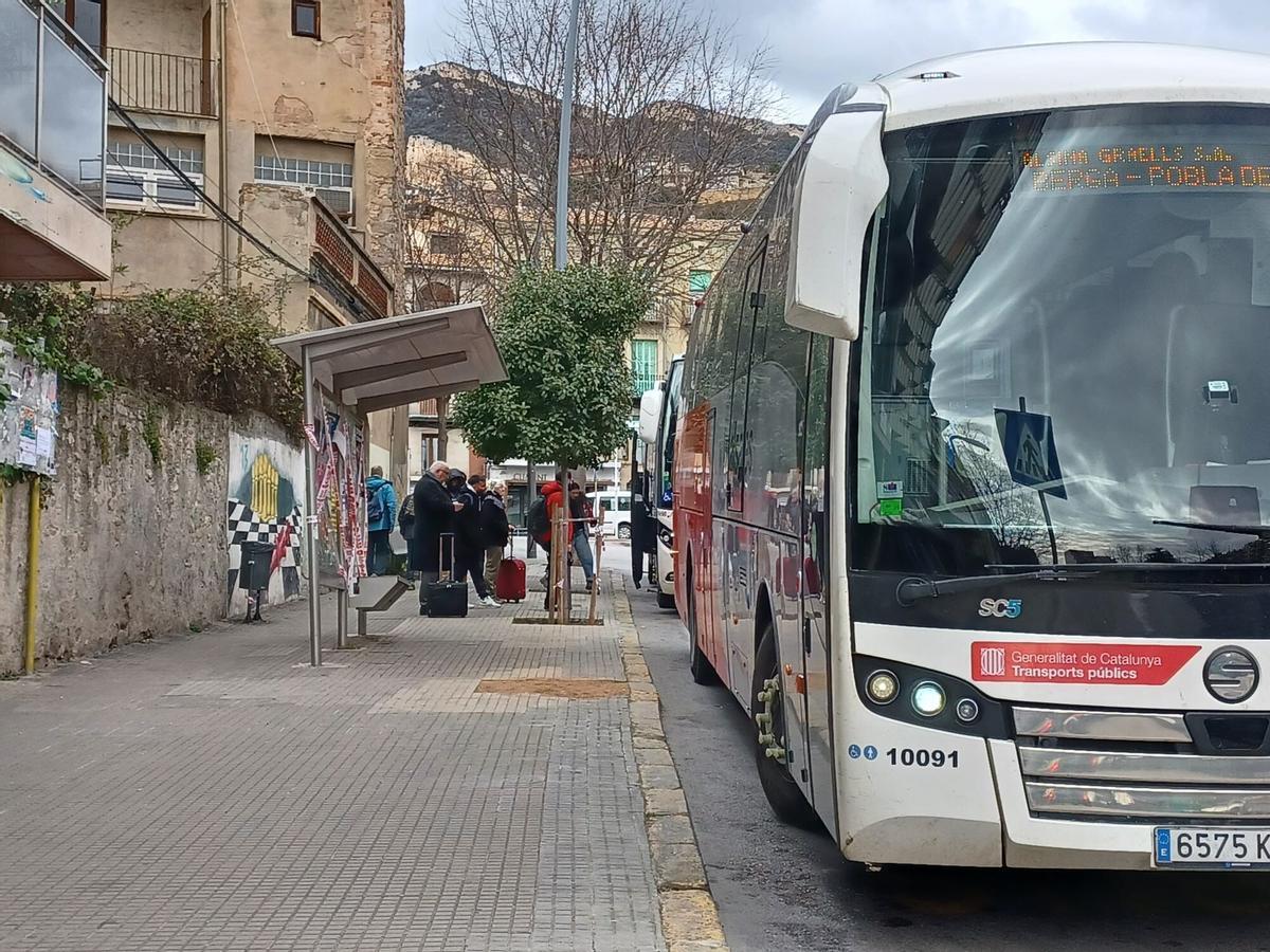 Imatge d'arxiu d'un autobús estacionat al passeig de la Pau