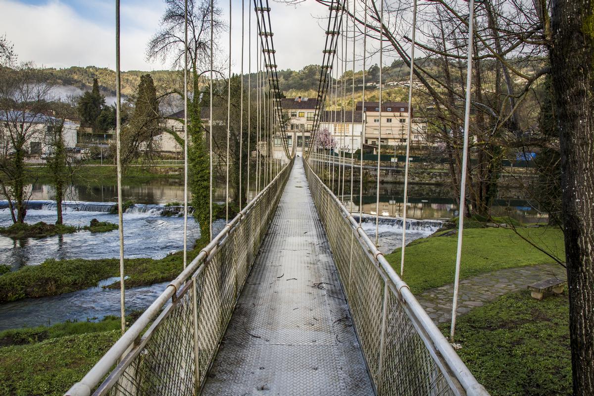 Puente colgante de Leiro