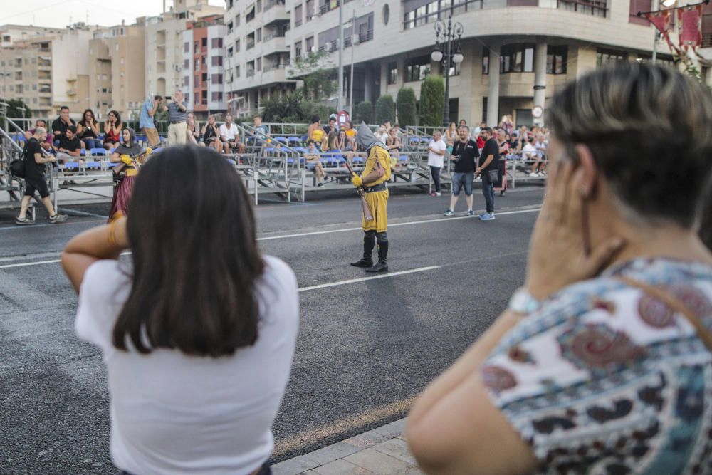 Las Fiestas de la Reconquista llenan las calles de olor a pólvora