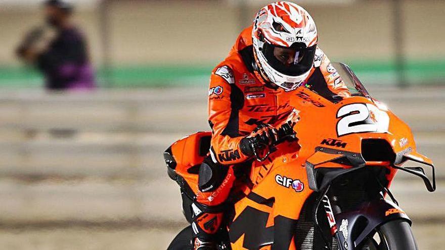 Iker Lecuona, con su KTM en Losail