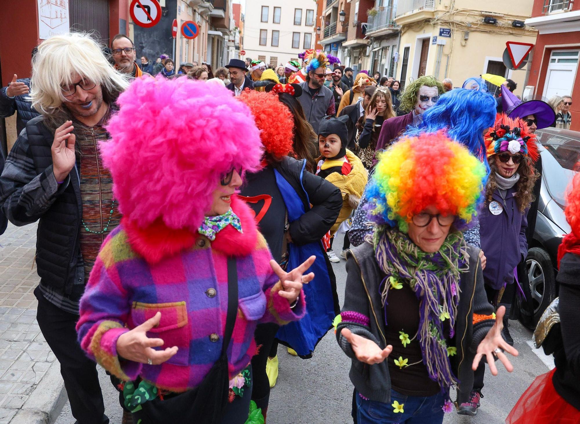 El Cabanyal se vuelca con el carnaval más americano con el 'Mardi Grass' de Nueva Orleans