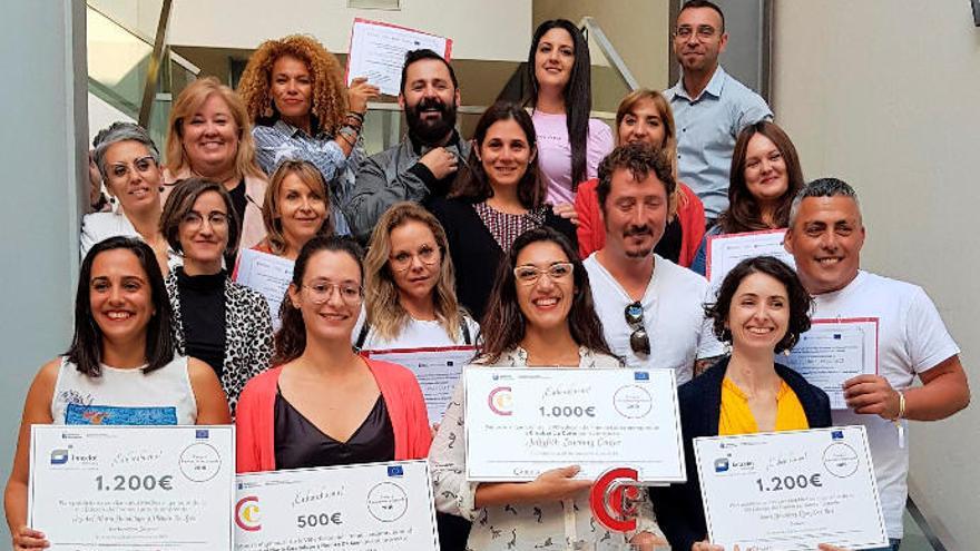 Los integrantes de la iniciativa. En primera fila, Jezabel Guadalupe (i), Mónica de León, Liz Curto y Diana Goncalvez, ayer.