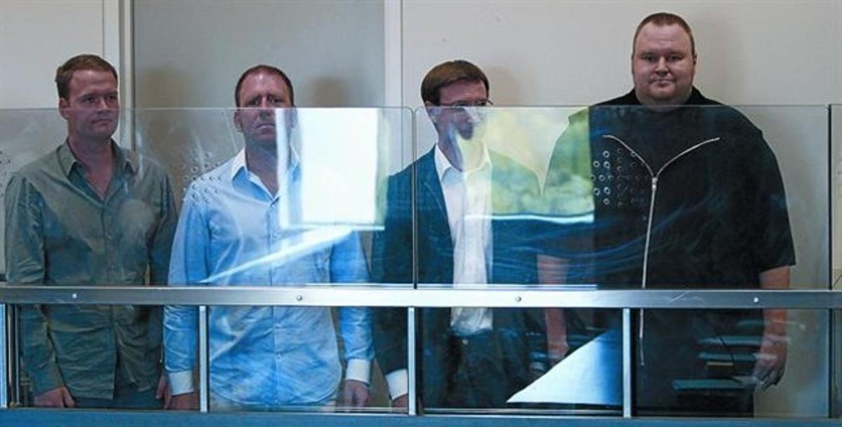 Bram van der Kolk, Finn Batato, Mathias Ortmann i Kim Dotcom, responsables de Megaupload, detinguts. Bram van der Kolk, Finn Batato, Mathias Ortmann i Kim Dotcom, responsables de Megaupload, detinguts.