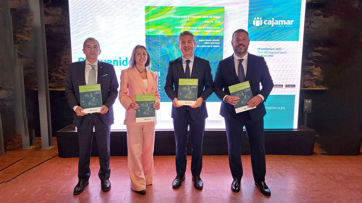 En la imagen, Joaquín Maudos, Céline Pérez, Eduardo Baamonde y Martín Tomás.