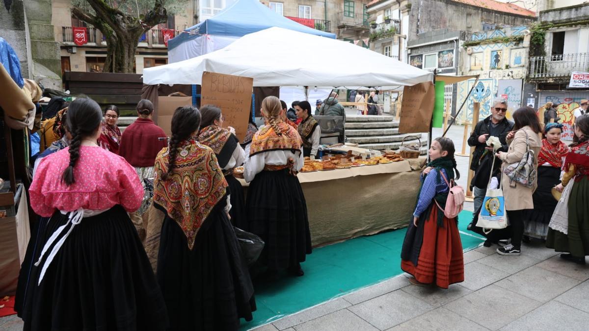 Ambiente de 'troula' en el Casco Vello en el fin de semana grande de la Reconquista