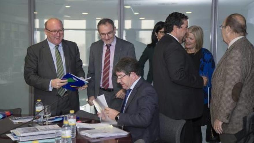 El rector de la UJI durante la celebración del pleno del Consell Social.