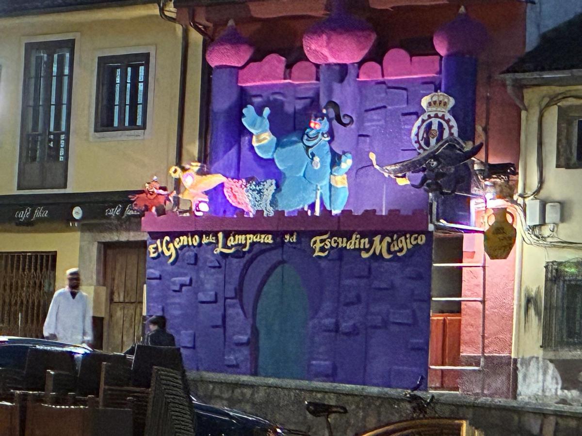 Un bar del Carbayedo, el Popul Art, disfrazado este Antroxu.